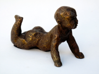 "bébé sur le ventre" 10X9 bronze patiné